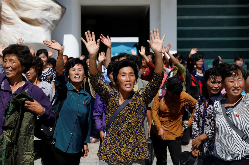 Развлечения в северокорейском стиле: жители КНДР посещают музей естествознания